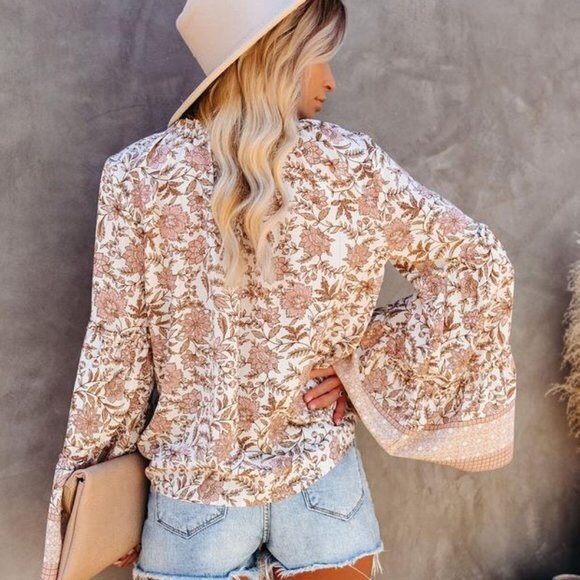 Love Stitch It’s Beyond Love Metallic Blouse - Picture 12 of 12